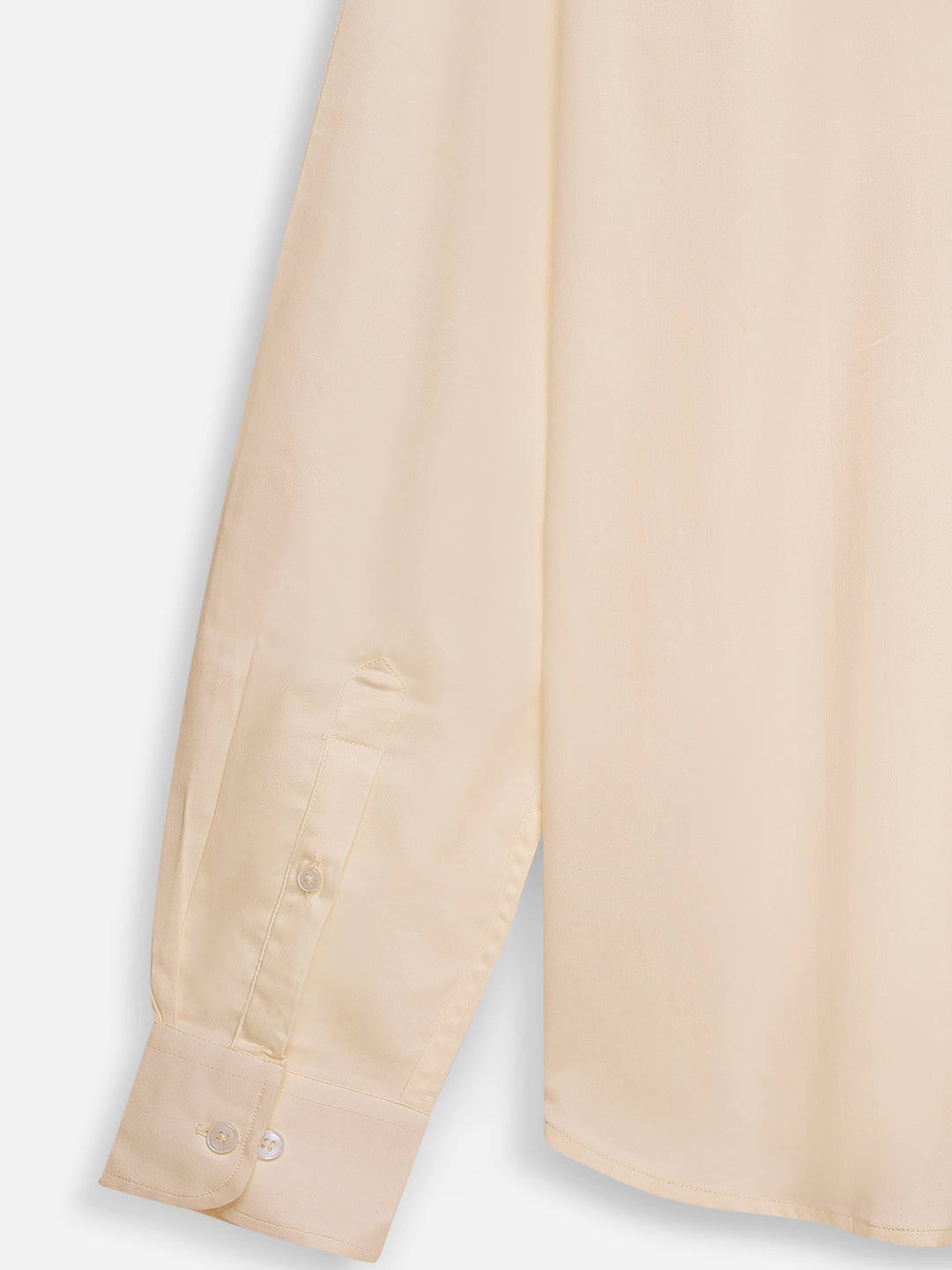 Close-up of fabric of men’s dawn orange premium cotton shirt by Ekrangi