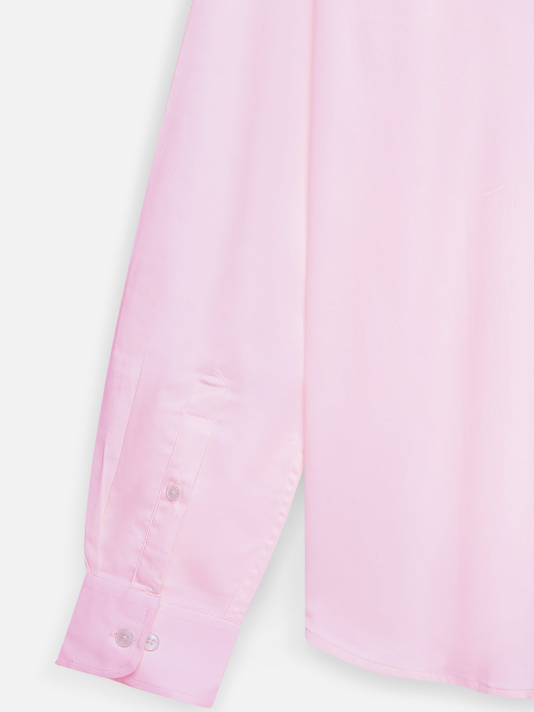 Close-up of fabric of men’s rose quartz pink cotton sateen shirt by Ekrangi